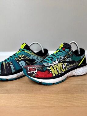 Brooks Ghost 11 NYC 26.2 Marathon Pop Art Running Sneaker Woman’s 9 Medium B